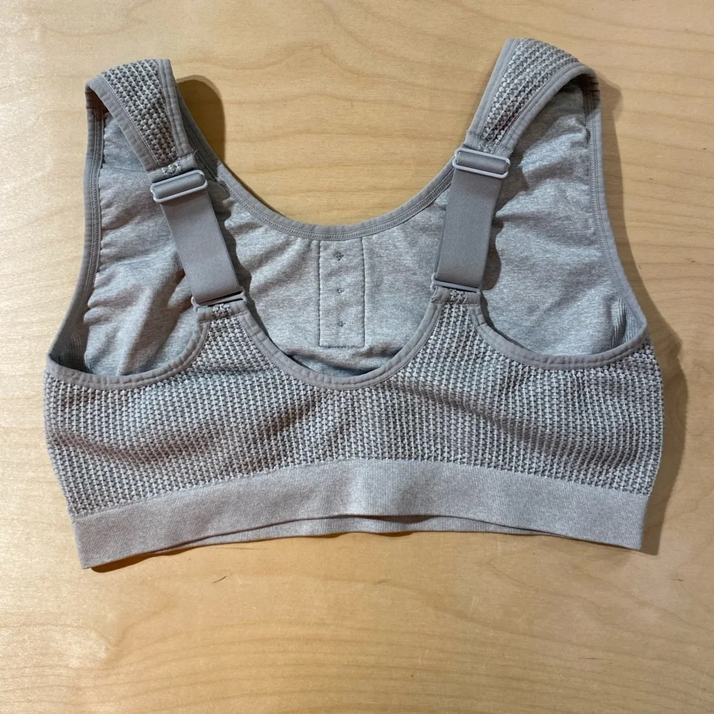 Gray Textured Sports Bra 1X (OO)